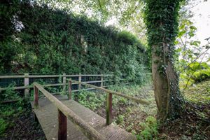 Photo 26- click for photo gallery